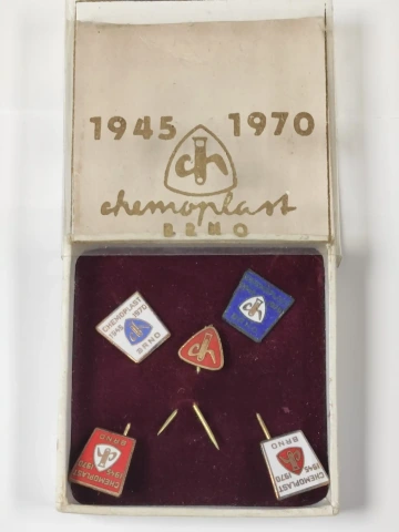 Odznaky Chemoplast Brno 1945 - 1970